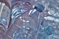 Consumo Responde - Día Mundial del Clima - botellas recicladas
