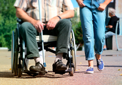 Persona en silla de ruedas